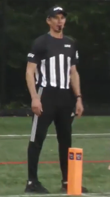 Jonathon Lunardi refereeing a professional Ultimate Frisbee game